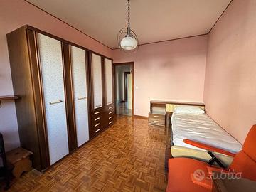 Camera con letto gratuitamente