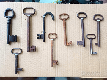 9 vecchie chiavi ferro forgiate a mano meta' 800
