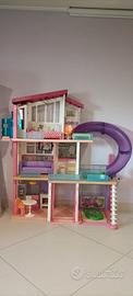 casa di Barbie su 3 livelli con piscina e scivolo 