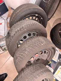 4 pneumatici e cerchi in ferro 205/55 R16