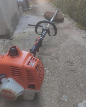 Decespugliatore STHIL FS 235 R