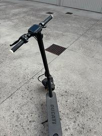 Monopattino elettrico ducati 2 pro