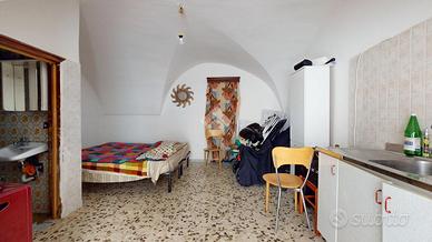 MONOLOCALE A MARTINA FRANCA