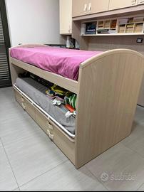 Letto a castello in legno con cassettiera