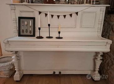 Pianoforte verticale provenzale