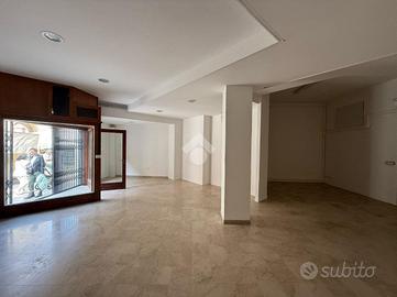 NEGOZIO A CASTIGLIONE DELLE STIVIERE