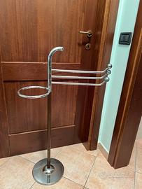 Piantana da bagno portasciugamani e portaoggetti