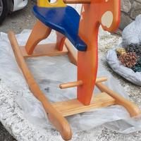 Cavallo a dondolo
