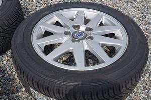 Gomme quattro stagioni + cerchi in lega