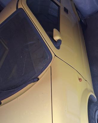 Fiat 500 sporting gialla