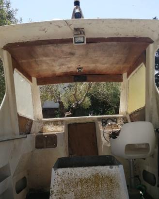 Gozzo in alluminio con pilotina motore entrobordo