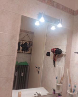 Lavabo bagno con specchio 