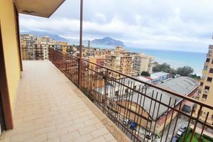 3 VANI E MEZZO ZONA VIA MESSINA MARINE PANORAMICO