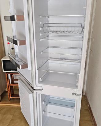 Frigorifero Incasso Grundig GKMI 25720