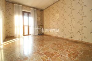 BILOCALE IN VIA STOPPIANI 4