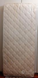 Materasso singolo a molle.