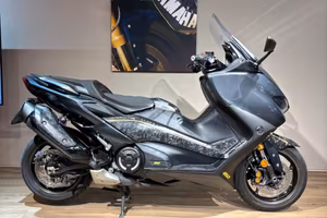 Yamaha T Max 560 20th Anniversary ( patente A2 )