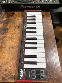 Akai LPK25