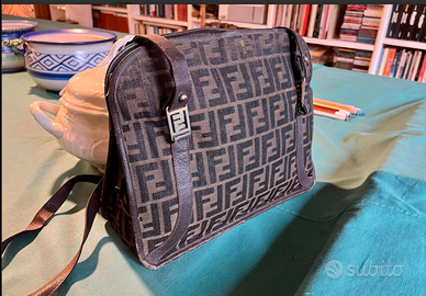 FENDIpregiataEraraBORSAiconicoZUCCAinTELAmonogram