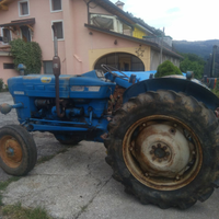 Trattore Ford 2000