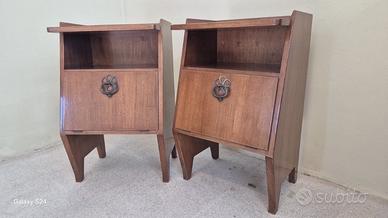 Coppia di comodini vintage in legno- mid century