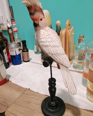 Pappagallino  vintege  su trespolo in legno