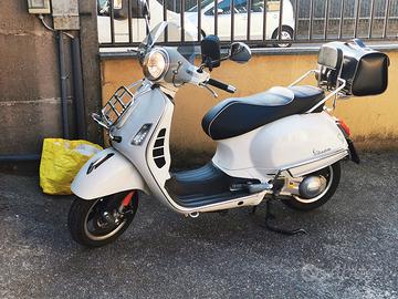 vespa 300 gts super 