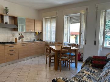 San Vincenzo a 15 mt spiaggia luglio/agosto