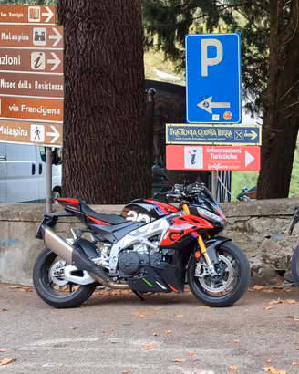 Aprilia tuono v4 FACTORY 2023 unico proprietario