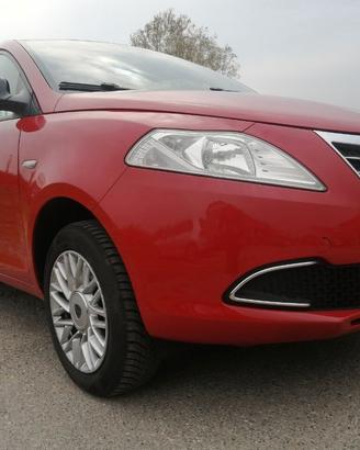 Lancia Ypsilon 0.9 TwinAir 85 CV 5 porte Metano Ec