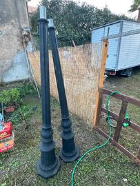 Coppia pali per lampioni in gomma dura