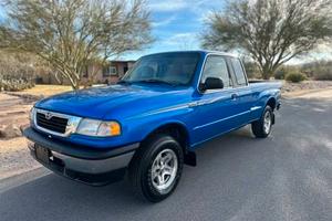 MAZDA B-2500 2.5 diesel CabPlus Pick-up 28.000 km