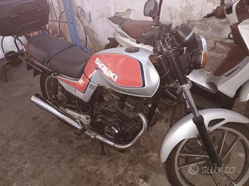 Moto Suzuki 250