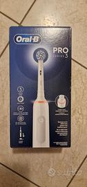 Spazzolino Oral B PRO serie3 con testine