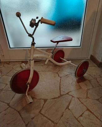 Triciclo svizzero vintage retro' 