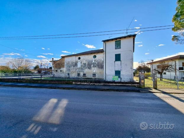 EDIFICIO DI CARATTERE STORICO INDIPENDENTE SU T...