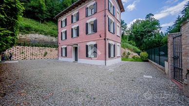 VILLA SINGOLA A MONTE SAN PIETRO