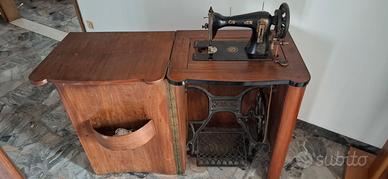 Macchina da cucire vintage Gritzner con mobile ori