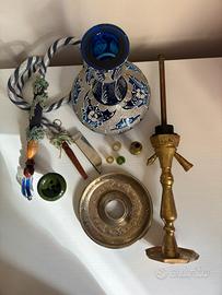 Narghilè blu e argento con decori e accessori