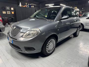 LANCIA Ypsilon 1.2 Argento Neopatentati