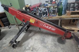 Elevatore a braccio per trattore