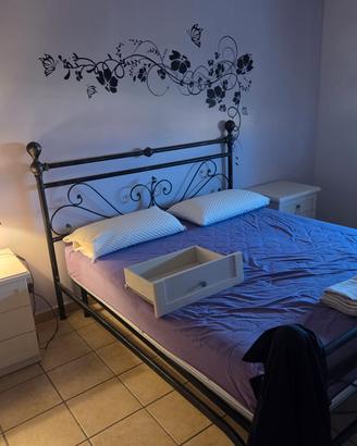 Camera da letto completa con armadio porta tv 