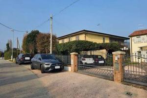 Immobile in asta di 191 m² con 4 locali a Teolo