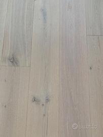 parquet nuovo in listoni di rovere nodato