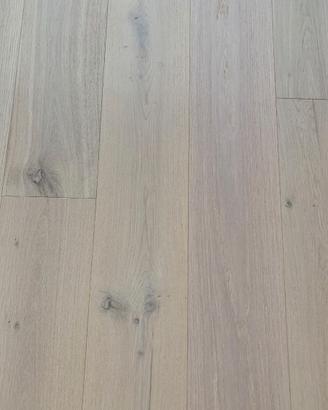 parquet nuovo in listoni di rovere nodato