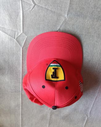 berretto ferrari per amatori