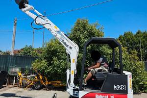 E249-Escavatore Bobcat 328 28 q