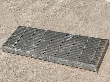 Scalino in ferro zincato