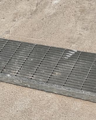 Scalino in ferro zincato