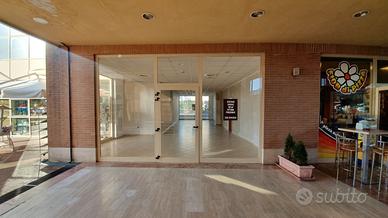 Negozio centro commerciale Bibbiena